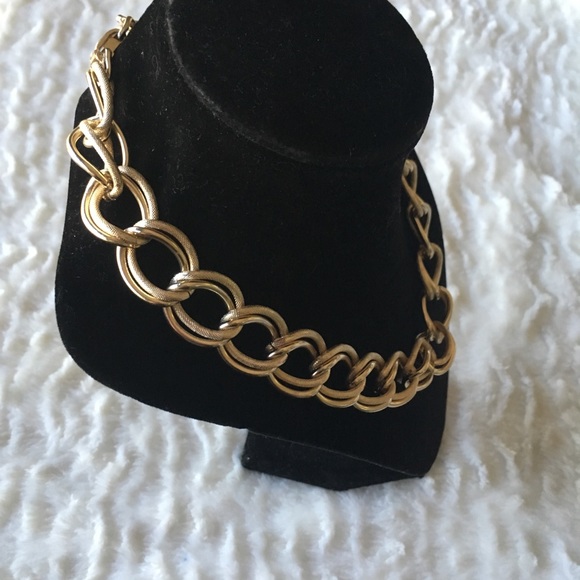 Vintage Signed Napier Necklace Gold. - Picture 3 of 8